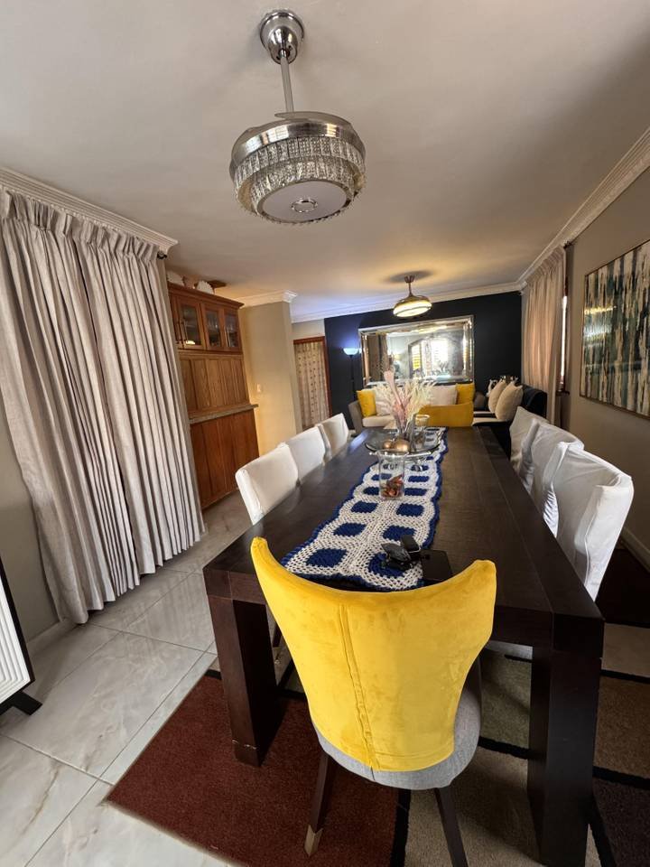 Casa en venta de 6 Habitaciones en Las Américas, Santo Domingo Este