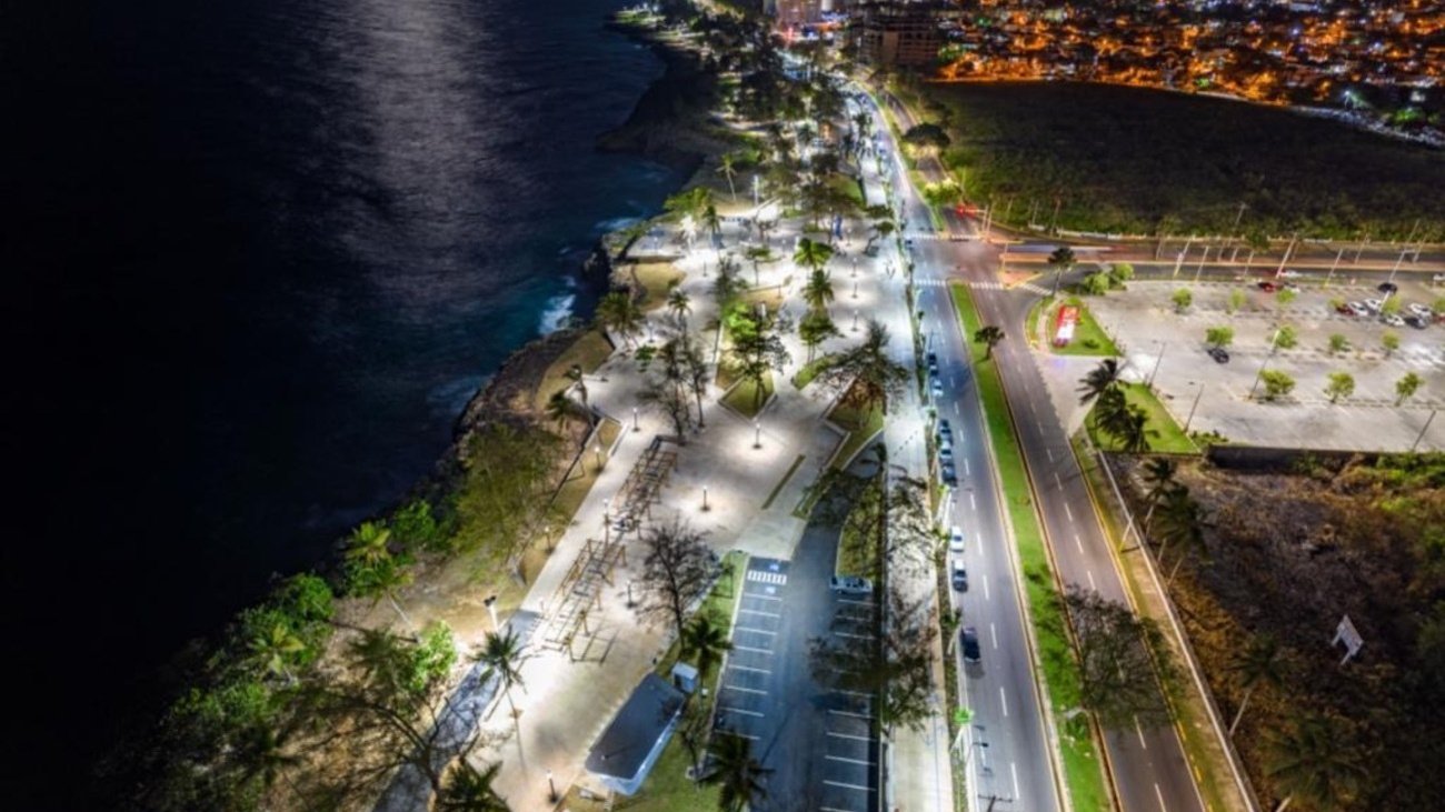 Vista aérea del Malecón de la Avenida España en Santo Domingo Este