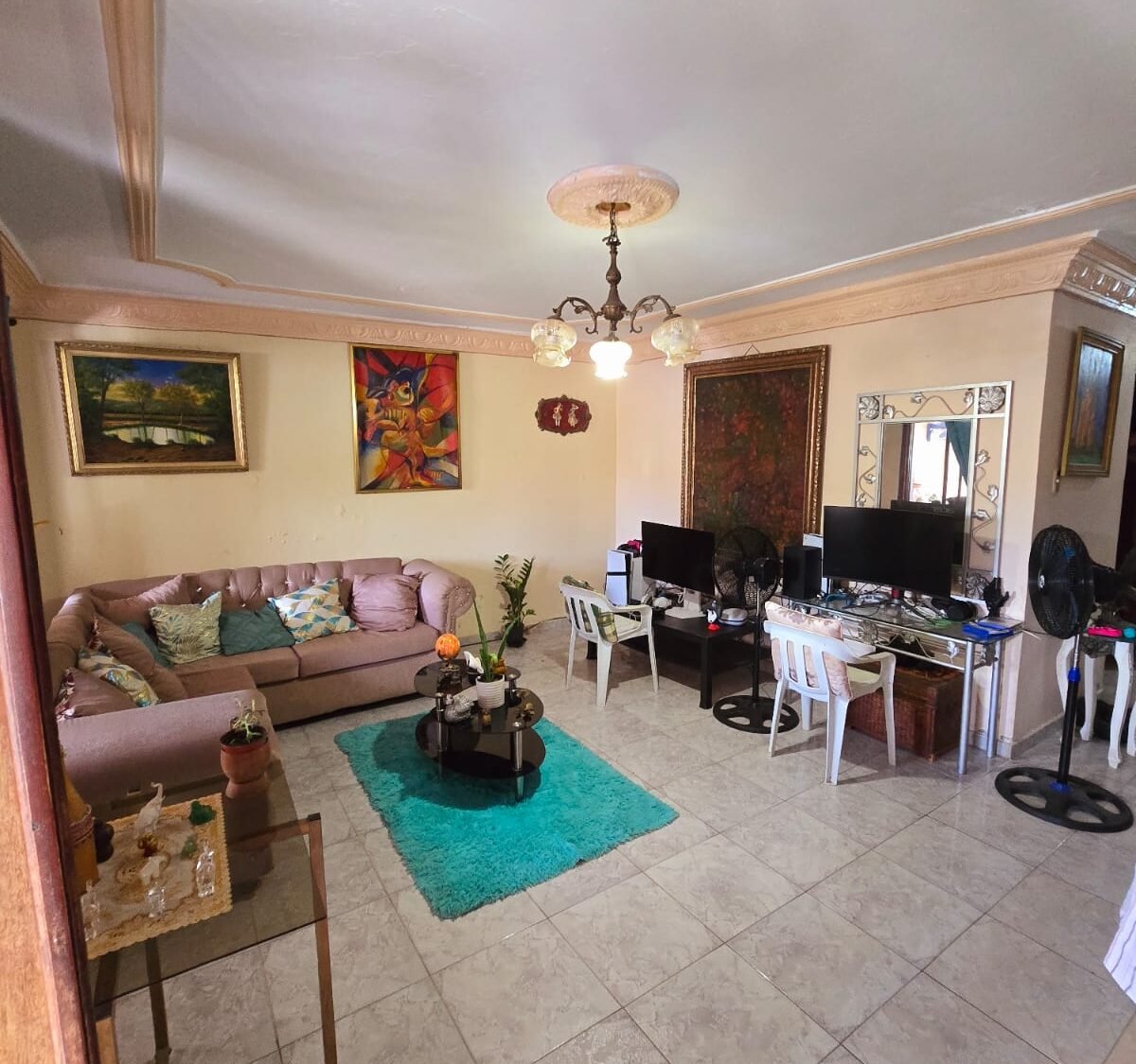 Propiedad multifamiliar de 3 niveles en Urbanización Mi Hogar | 463 m² en Santo Domingo Este